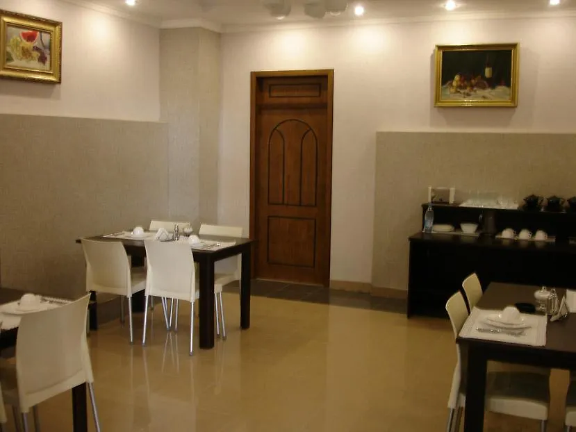 King Palace Hotel Baku 3*,